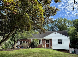 8 Windmill Ln, New City, NY 10956