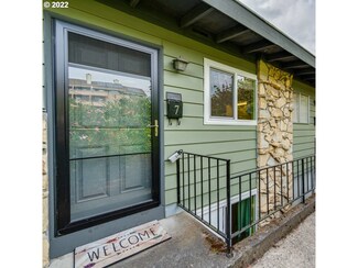 1550 SE Lava Dr Unit 7, Portland, OR 97222