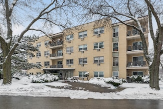 7801 Niles Center Rd Unit 102, Skokie, IL 60077