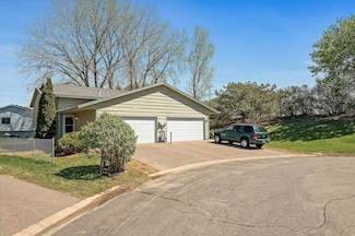 4422 Cinnamon Ridge Trail, Saint Paul, MN 55122