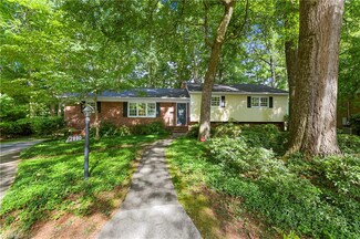 2890 Saint Claire Rd, Winston Salem, NC 27106