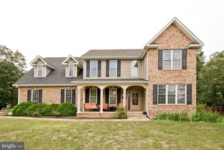 606 Lakeview Dr, Cross Junction, VA 22625