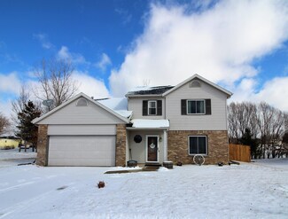 106 Peggy Ln, Avilla, IN 46710