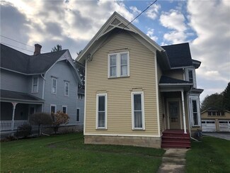 25 Ontario St, Honeoye Falls, NY 14472