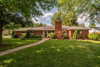 27 Castle Dr, Dayton, OH 45429