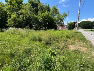 22 Lisle St, Rockland, ME 04841