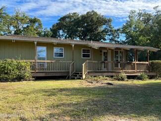 93 Fairway Dr, Pass Christian, MS 39571