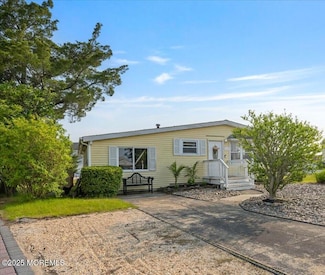 4 Drake Place, Bayville, NJ 08721