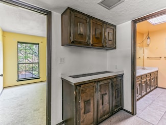 24 Lakeshore Dr NE, Albuquerque, NM 87112