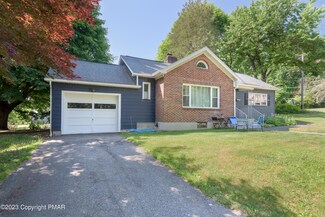 999 Drake Ln, Stroudsburg, PA 18360