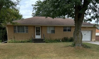 425 Central Ave SE, Swisher, IA 52338