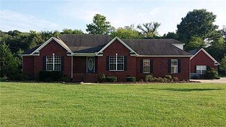 1001 Derryberry Farm Rd, Columbia, TN 38401