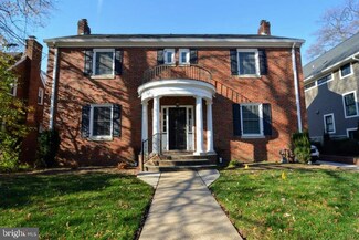 1034 N Edgewood St, Arlington, VA 22201