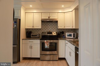 50 Victoria Manor Ct, Sicklerville, NJ 08081
