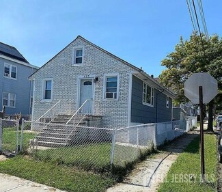 687 Johnstone St, Perth Amboy, NJ 08861