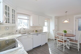 35 Colasanti Rd, North Weymouth, MA 02191