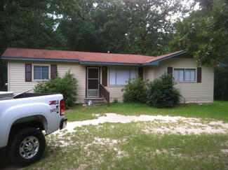 24 County Road 1913, Stringer, MS 39481