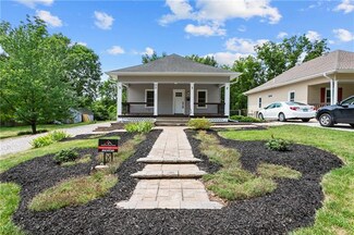 808 S Overton Ave, Independence, MO 64053