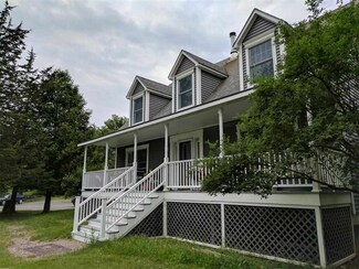 19 Reynolds Rd, Grand Isle, VT 05458