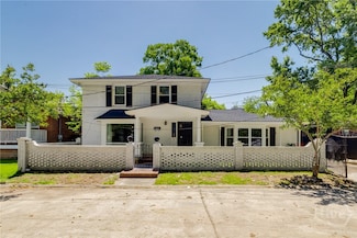 206 Way St, Savannah, GA 31415