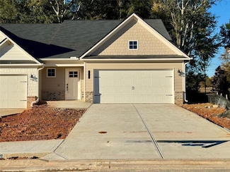 16 Silver Leaf Ln, Dawsonville, GA 30534