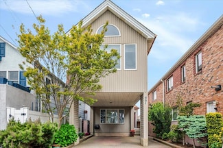991 W Park Ave, Long Beach, NY 11561