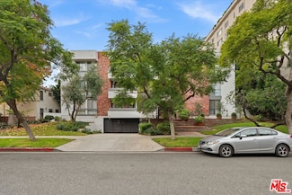 429 N Oakhurst Dr Unit 203, Beverly Hills, CA 90210