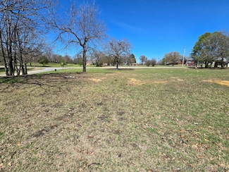 205 Pioneer Rd, Sapulpa, OK 74066