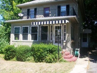 8 Knight St, Silver Creek, NY 14136