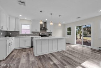 17 Norfolk Dr, Toms River, NJ 08757