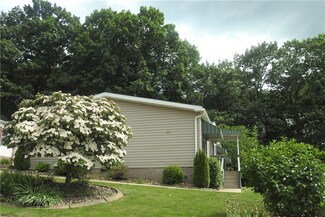 205 Rock Lake Dr, Zelienople, PA 16063