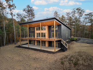 1713 Old Northcutt Rd, Ellijay, GA 30536