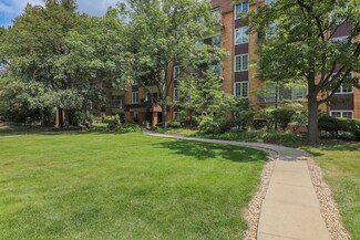 445 N Park Blvd Unit 4G, Glen Ellyn, IL 60137