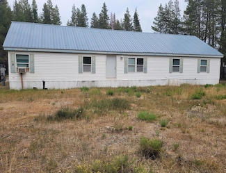 425 Benard Ln, Chemult, OR 97731
