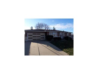 47 26th Avenue Dr SW, Cedar Rapids, IA 52404