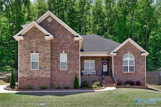 8014 Goose Ridge Dr SE, Owens Cross Roads, AL 35763