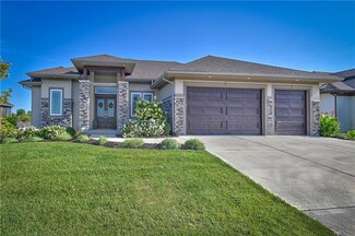2430 NW Riverview Dr, Riverside, MO 64150