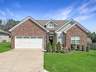 202 Wyburn Place, Burns, TN 37029
