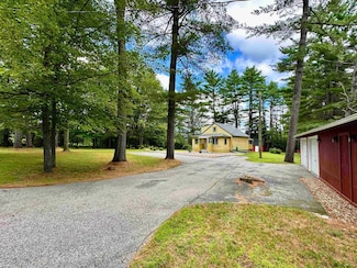 258 Maple St, Newport, NH 03773