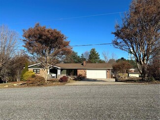 136 Kirby Ave, Millers Creek, NC 28651