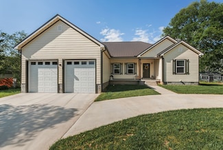 109 E Ward St, Centerville, TN 37033