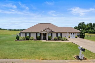 159 Autumn Dr, Killen, AL 35645