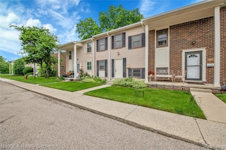 8421 Lakeview Ct, Ypsilanti, MI 48198