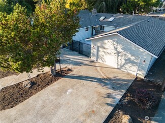 750 N 204th St, Shoreline, WA 98133