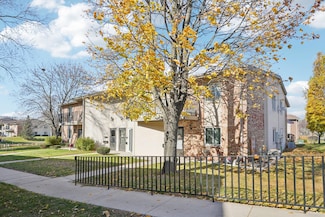 W168N11523 El Camino Dr, Germantown, WI 53022