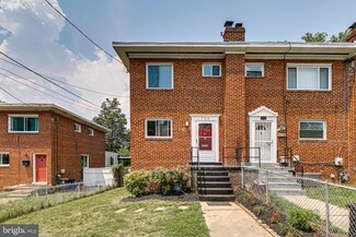 706 Neptune Ave, Oxon Hill, MD 20745