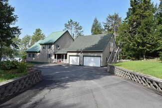 13 Cottage Ln, Lincoln, ME 04457