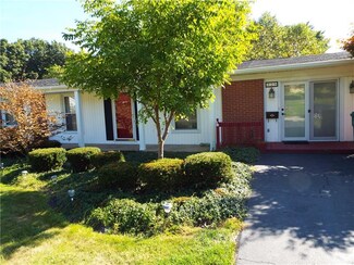 325 E Judy Lynn Dr, Farrell, PA 16121