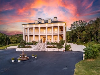 1181 Chicken Rd, Lebanon, TN 37090