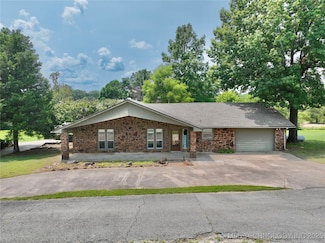 1791 W Mcgill Cir, Eufaula, OK 74432